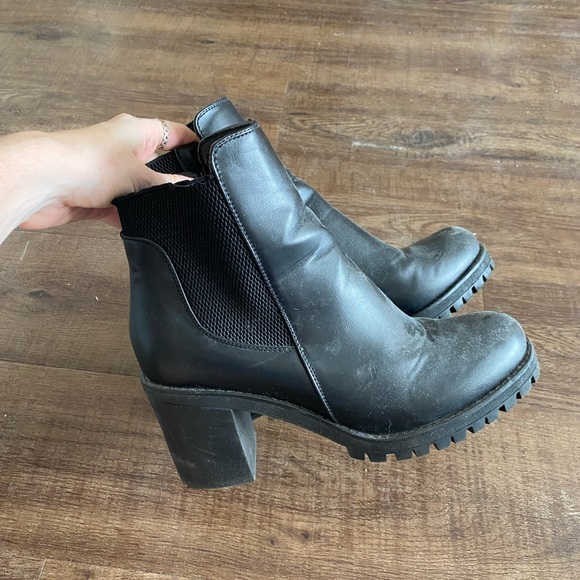 Black Women Heeled Boots size 8.5 - Picture 2 of 4